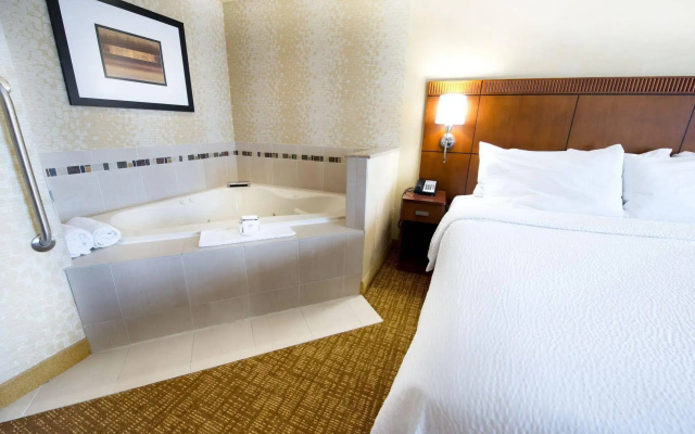 Courtyard by Marriott Mississauga - Airport Corporate Centre West
