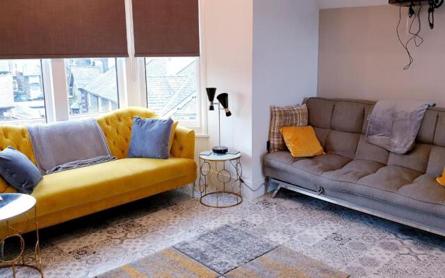 Central Windermere Luxury two bed Apartment Dog Friendly