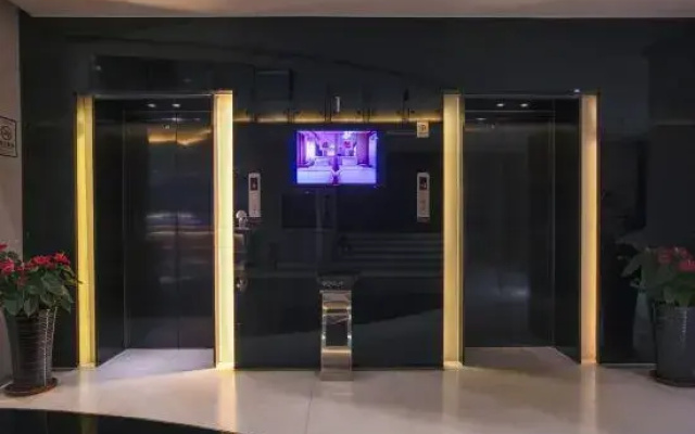 Manting light Hotels Qingdao Chengyang District Government