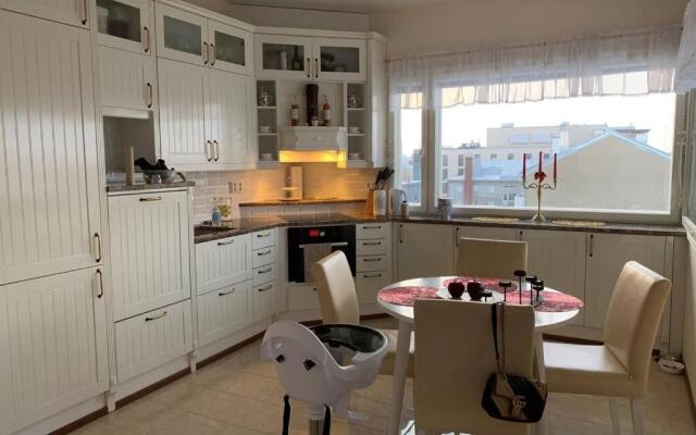 DOWNTOWN PENTHOUSE-SPA,sauna,3BR,seaview,free park