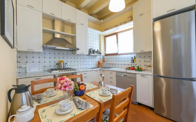 Villa Faccioli Magnolia With Shared Pool