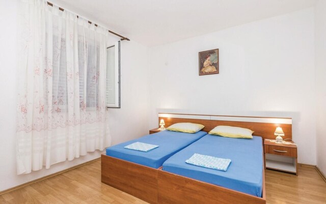 Nice Apartment in Bosana-pag With 3 Bedrooms and Wifi