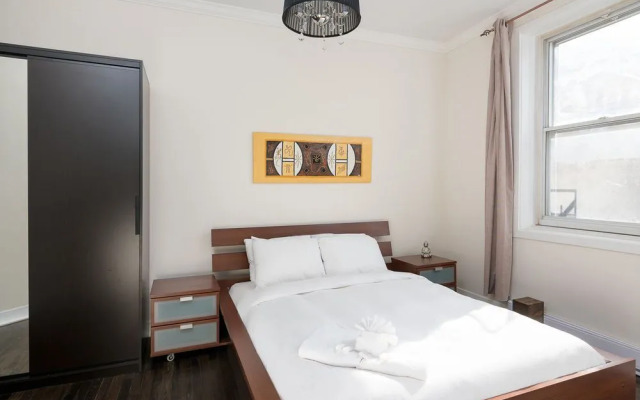 Architectural 2BR in Mile End by Sonder