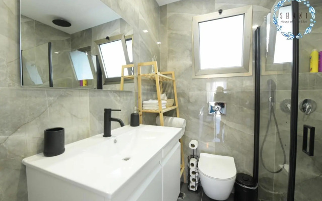 Shani House of Style