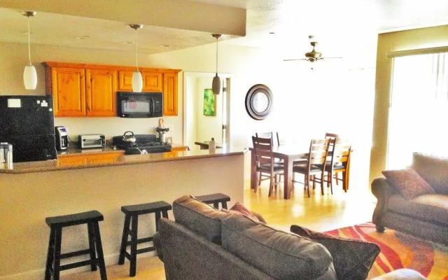 Downtown Luxury Condo at Citifront