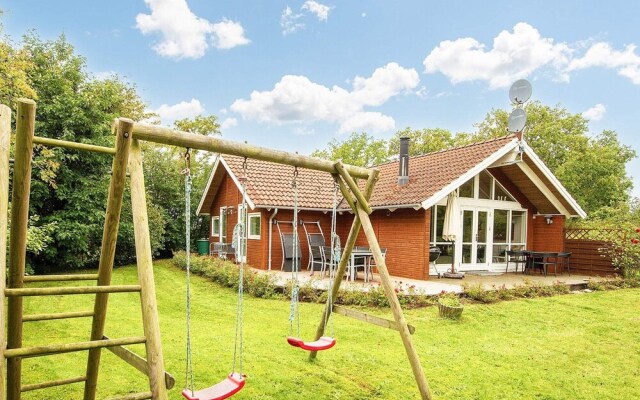 8 Person Holiday Home in Allingabro-by Traum