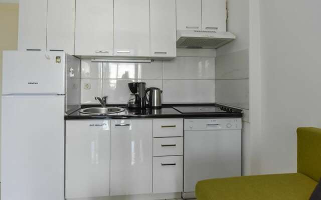 Luxurious Apartment in Novalja Near Sea