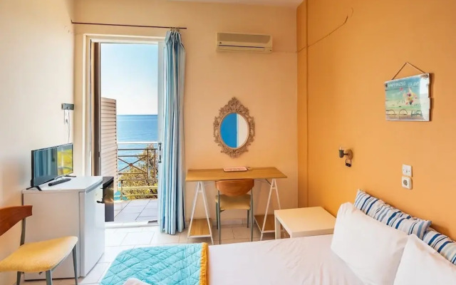 Kavos Bay Seafront Hotel