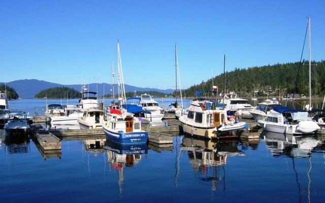 John Henry's Resort & Marina