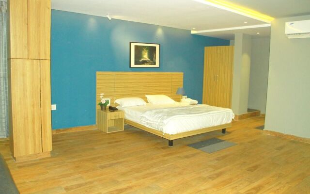 Sri Sampoorna Hotel