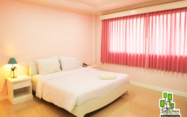Srisupan Grand Royal Hotel