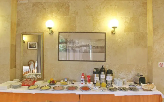 Apartments and rooms Eugenia