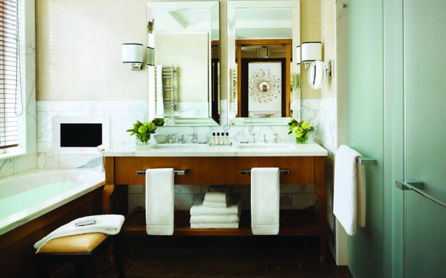 Corinthia London