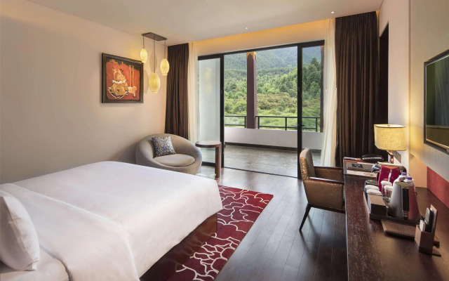 Hilton Linzhi Resort