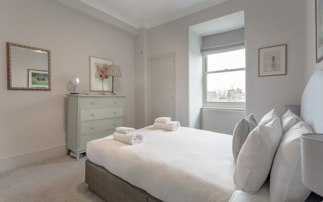 1 Bedroom Apartment In Sloane Square