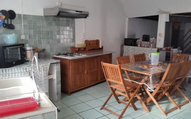 House With 2 Bedrooms in Petite-île, With Wonderful sea View, Furnishe