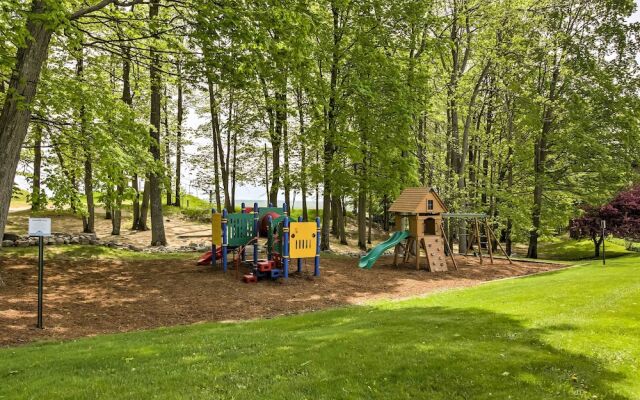 The Lodge At Schuss Mountain, Schuss Village