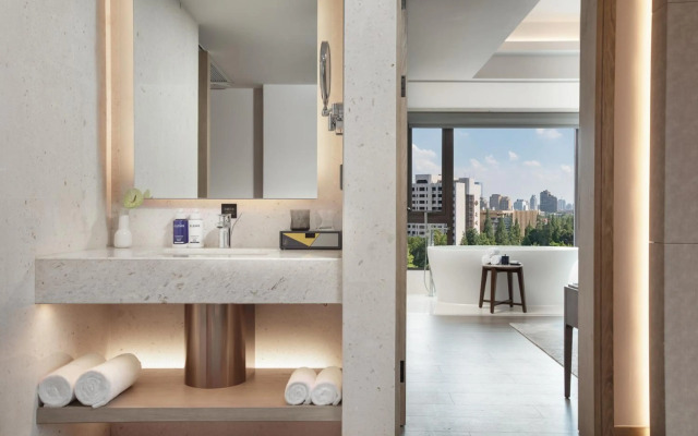 voco Nanjing Oriental Pearl by IHG