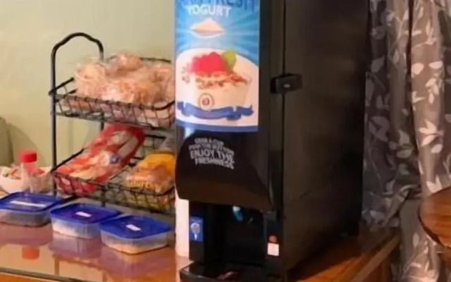 Colonial Valley Motel