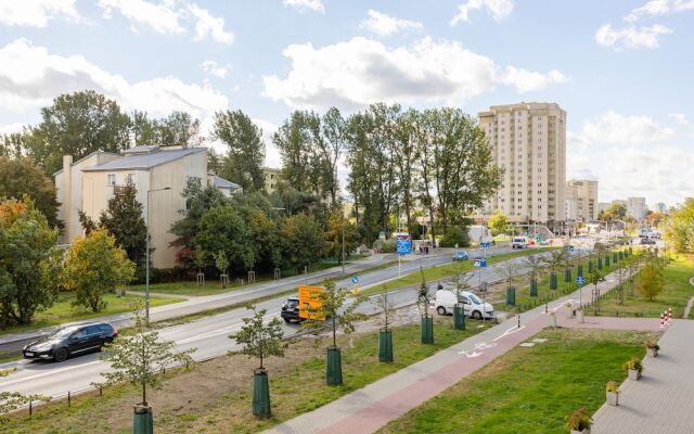 Warsaw Apartment With Parking by Renters