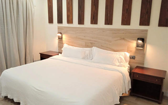 Hotel 153
