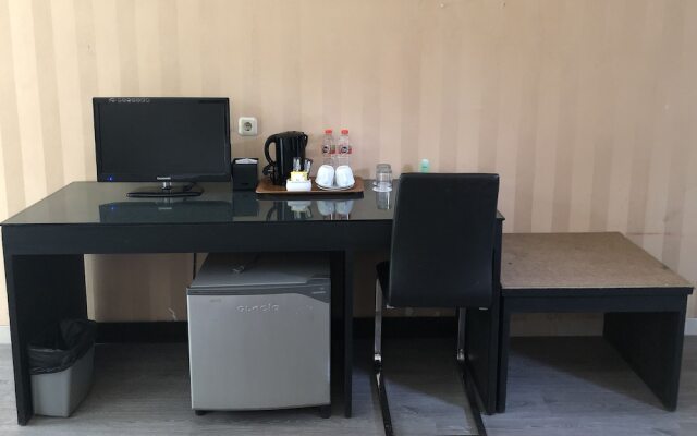 ZEN Rooms Sedati Juanda