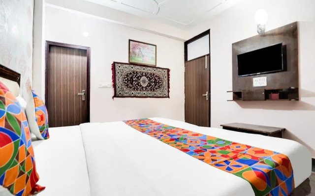 OYO Townhouse 1077 Hotel travel time