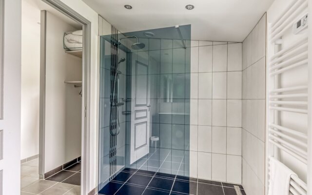 Quaint Holiday Home in Tracy sur Mer near Seabeach