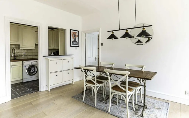 Converted Brewery Apartment With Terrace