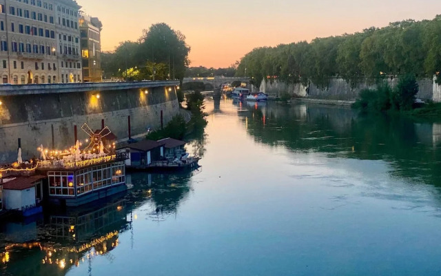 Apartment Near the Colosseum With Metro Line A a 2-minute Walk Away