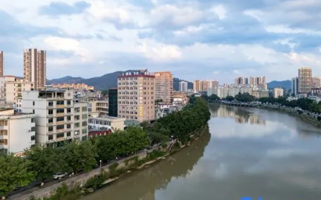 Huaiji World Jingshe Hotel