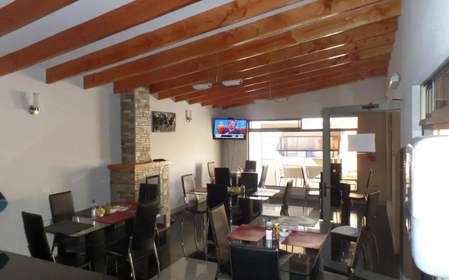 Hotel Portal del Norte