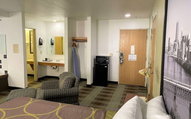 Super 8 Pittsburgh Monroeville