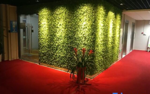 Yijia Hotel (Shanghai Jinshan New Town Wanda Plaza)