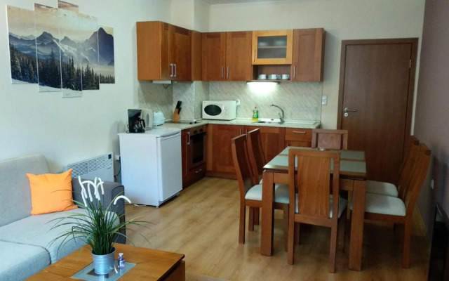 Pine Tree Apartment 2 - B7