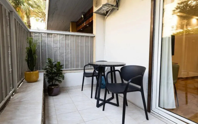 Bright and Stylish Apartment in Palaio Faliro