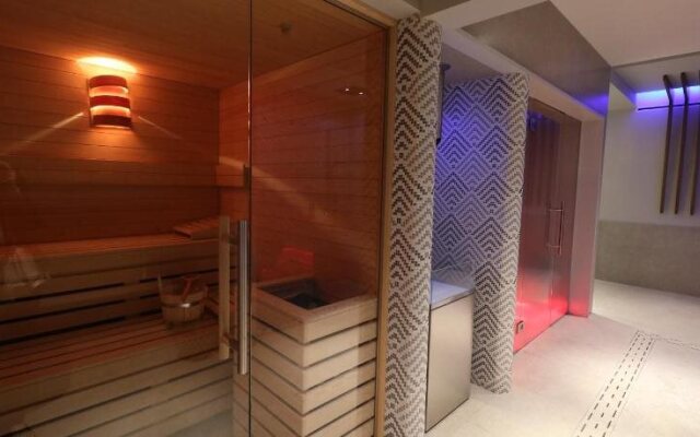 Majestic Beach Hotel & Wellness