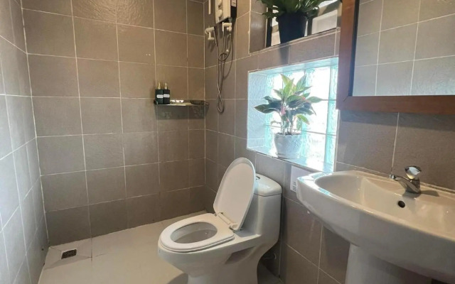 Two Moons Hotel - Hostel