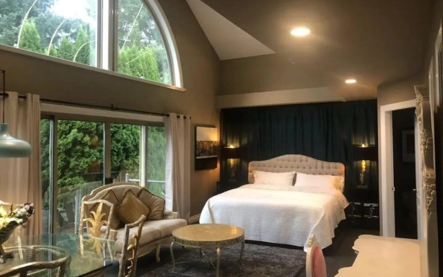 Cedar Manor Bed and Breakfast