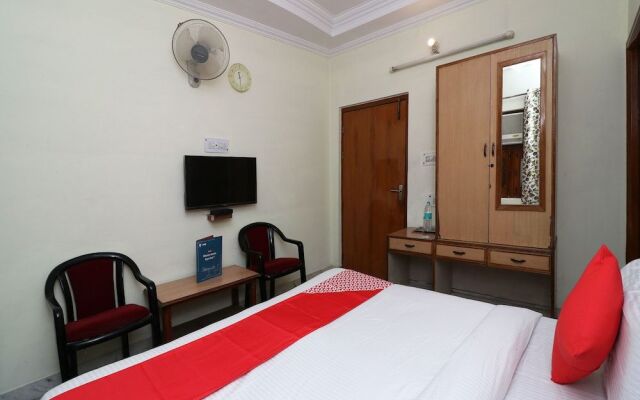 OYO 6073 Hotel K M B