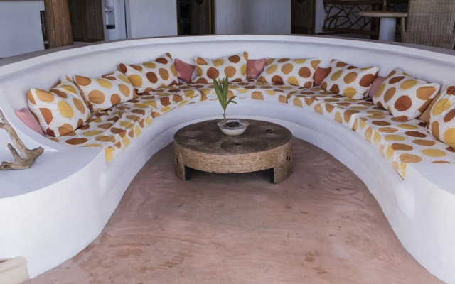 Villa Pina by Hostelsmates