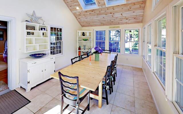 South Chatham Home by RedAwning