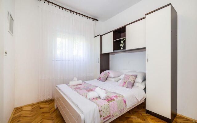 House Marija-with View to the sea and the Mountains
