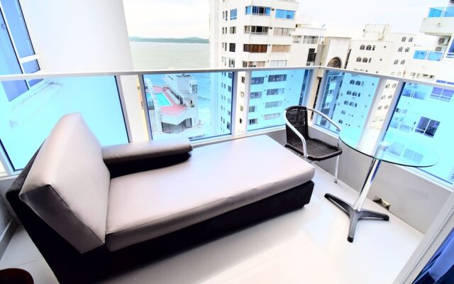 Apartamento Con Balcón - Piso 13