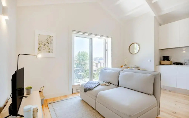 Porto Downtown Studio with Balcony