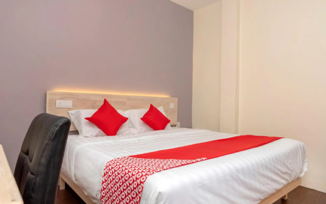 OYO 778 BMW 2 Hotel