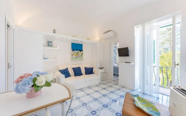 Azzurra, Capri Center
