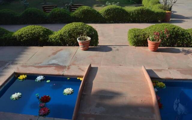 Hotel Goverdhan Tourist Complex