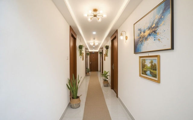 Fabhotel Serenity I