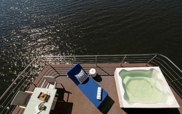 Chobe Princesses by Mantis